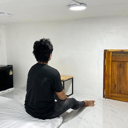 Megun Capsule 150 Cm Apartment Bangkok Bagian luar foto