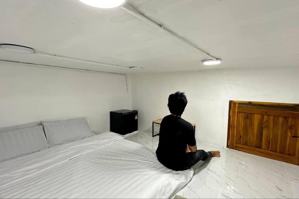 Megun Capsule 150 Cm Apartment Bangkok Bagian luar foto