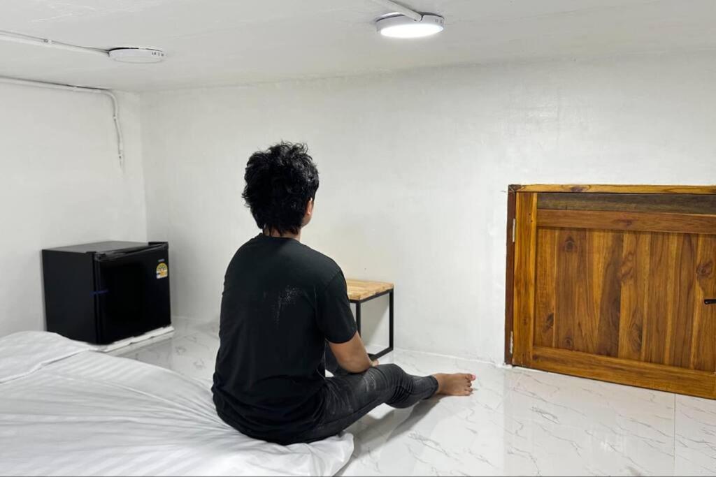 Megun Capsule 150 Cm Apartment Bangkok Bagian luar foto
