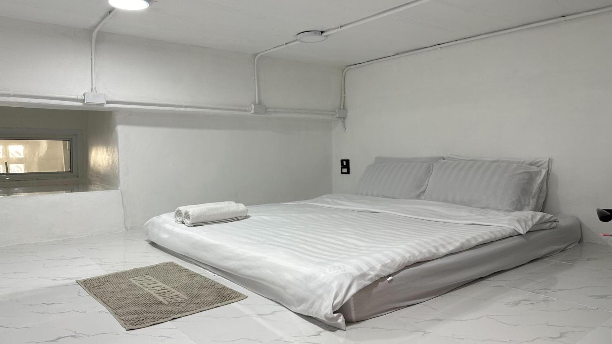 Megun Capsule 150 Cm Apartment Bangkok Bagian luar foto